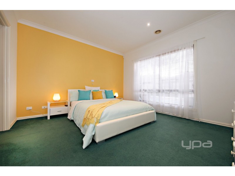 44 Tudor Rose Crescent, Sydenham VIC 3037