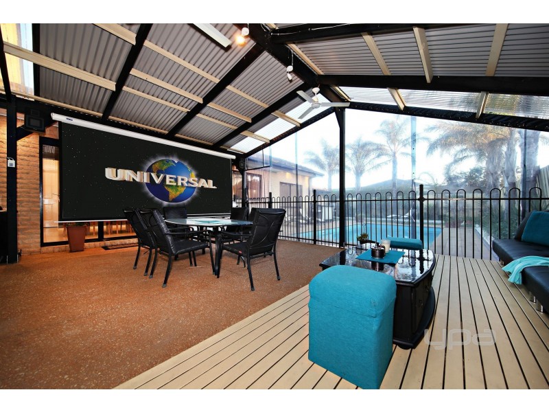 44 Tudor Rose Crescent, Sydenham VIC 3037