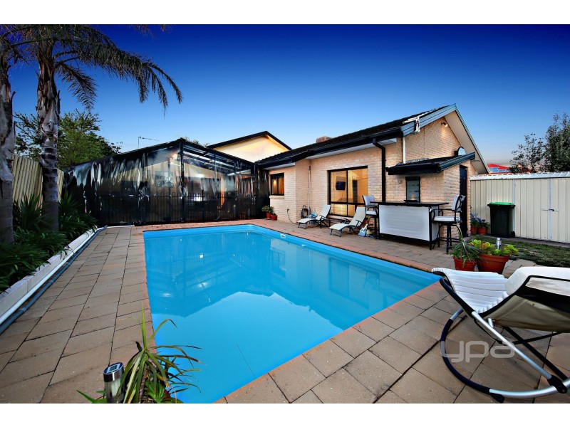 44 Tudor Rose Crescent, Sydenham VIC 3037