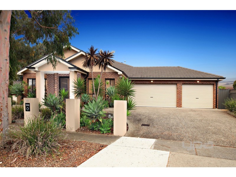 24 Buvelot Crescent, Caroline Springs VIC 3023