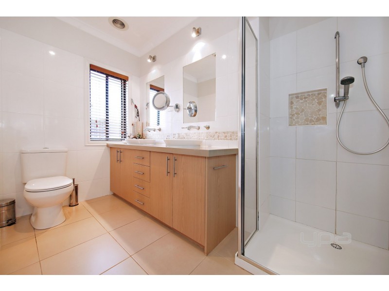 24 Buvelot Crescent, Caroline Springs VIC 3023