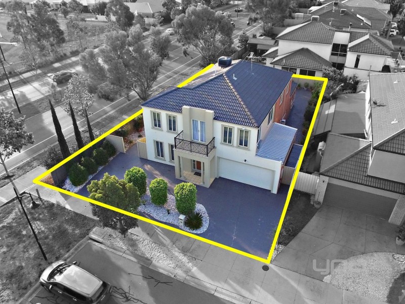 7 Chelsworth Place, Caroline Springs VIC 3023