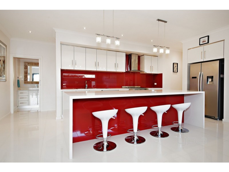 30 Paringa Way, Burnside VIC 3023