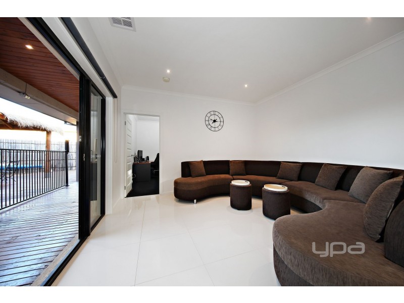 30 Paringa Way, Burnside VIC 3023