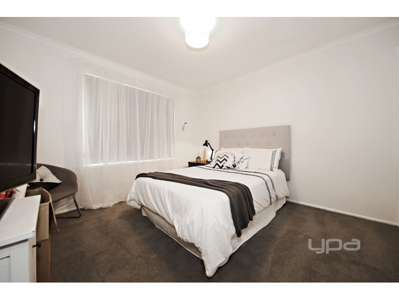 27 Paraburdoo Lane, Kings Park VIC 3021