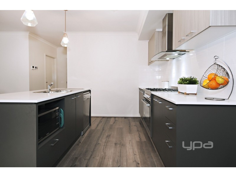 22 Stonehenge Drive, Melton South VIC 3338