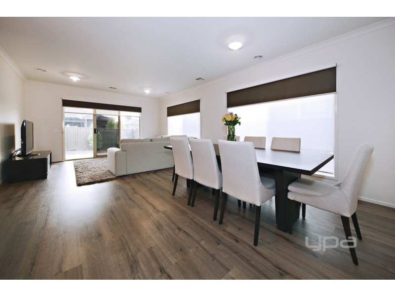 22 Stonehenge Drive, Melton South VIC 3338