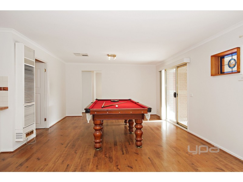 20 Wood Grove, Burnside VIC 3023