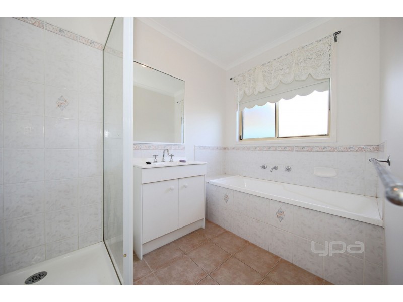20 Wood Grove, Burnside VIC 3023