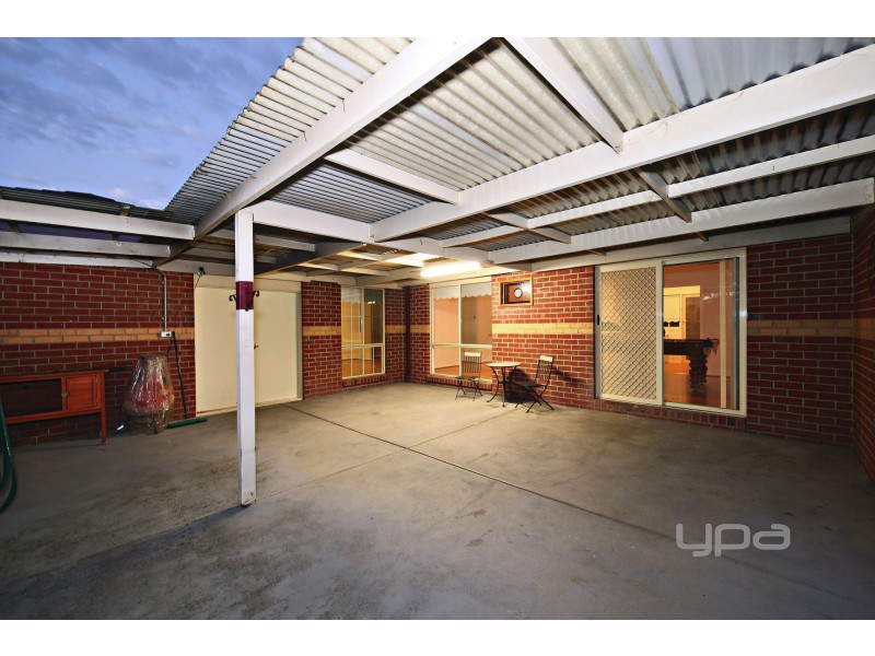 20 Wood Grove, Burnside VIC 3023