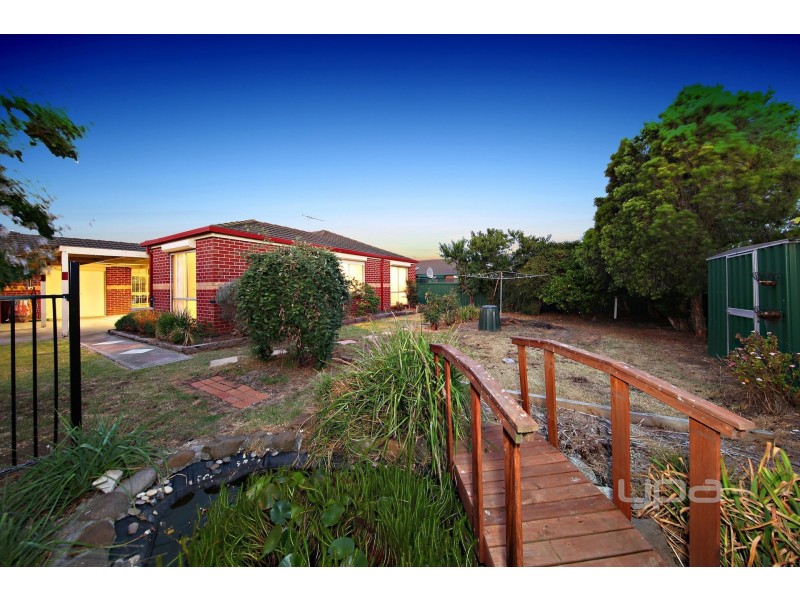 20 Wood Grove, Burnside VIC 3023