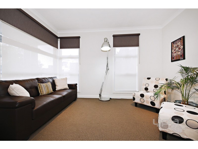 17 The Strand, Caroline Springs VIC 3023