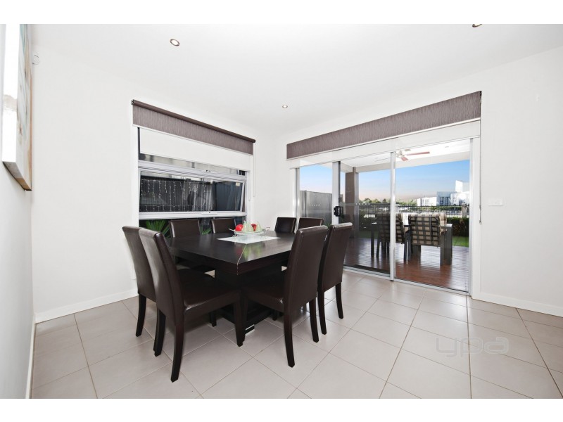 17 The Strand, Caroline Springs VIC 3023