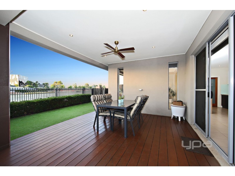 17 The Strand, Caroline Springs VIC 3023