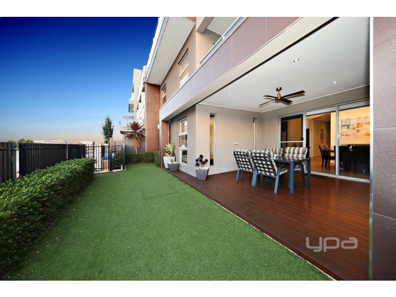 17 The Strand, Caroline Springs VIC 3023