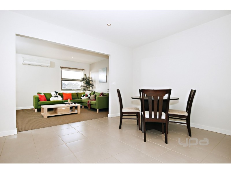 17 The Strand, Caroline Springs VIC 3023