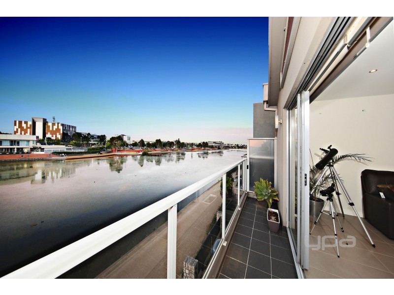 17 The Strand, Caroline Springs VIC 3023