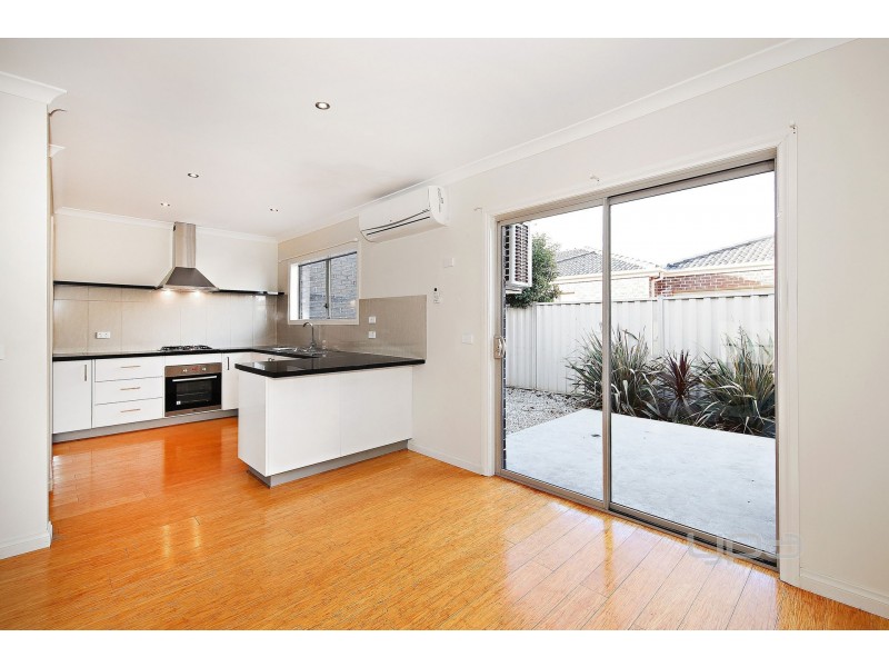 2/13 Marlo Drive, Melton West VIC 3337