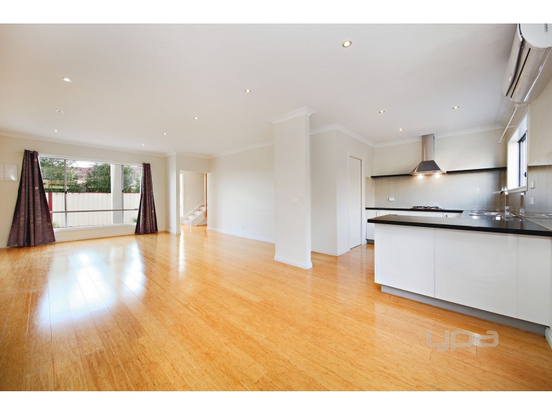 2/13 Marlo Drive, Melton West VIC 3337