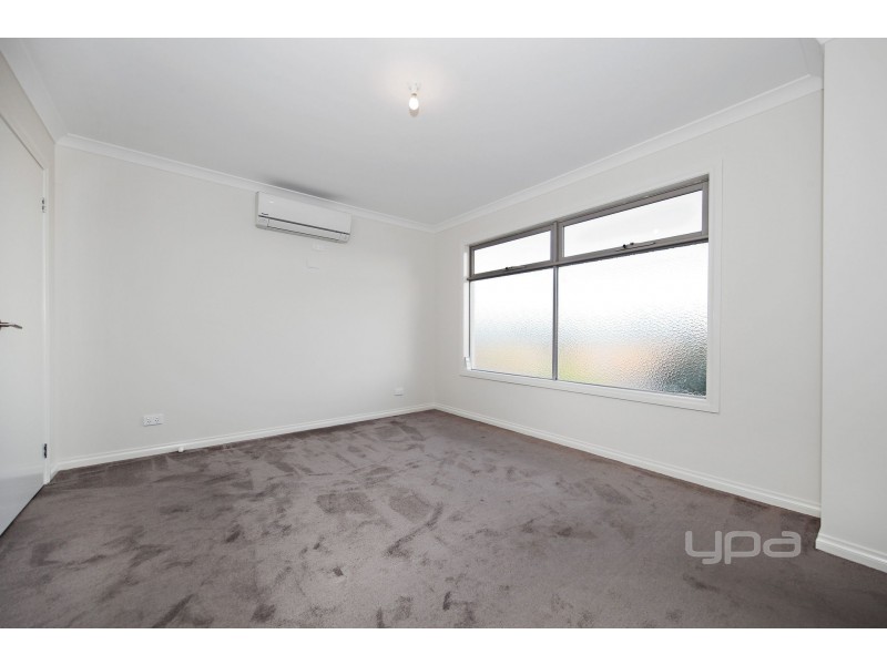 2/13 Marlo Drive, Melton West VIC 3337