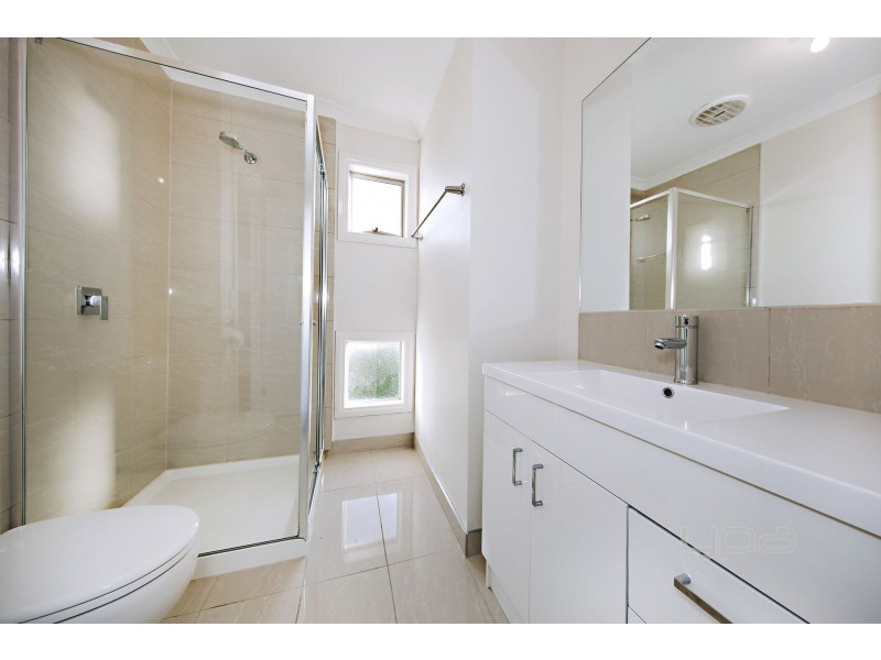 2/13 Marlo Drive, Melton West VIC 3337