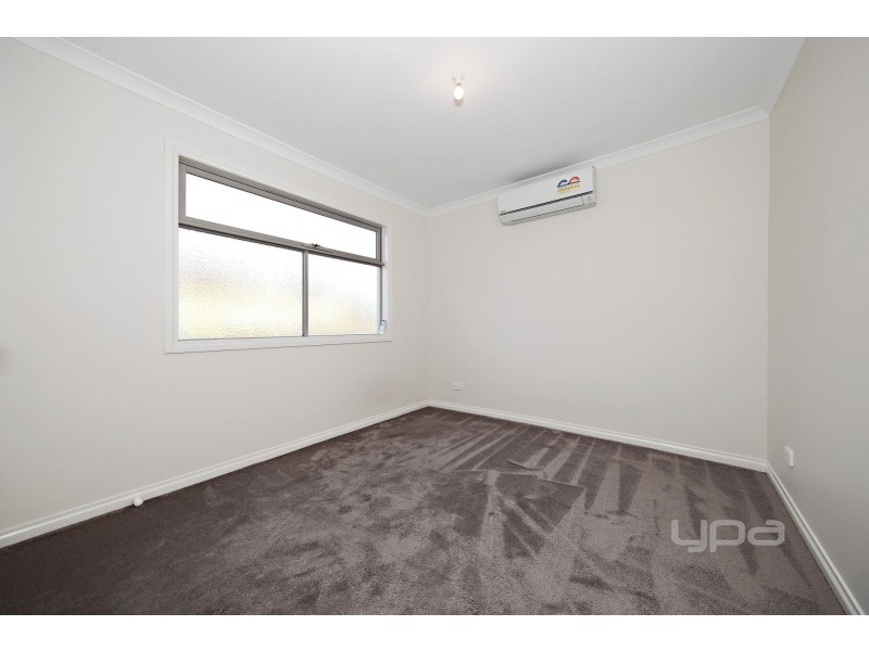 2/13 Marlo Drive, Melton West VIC 3337