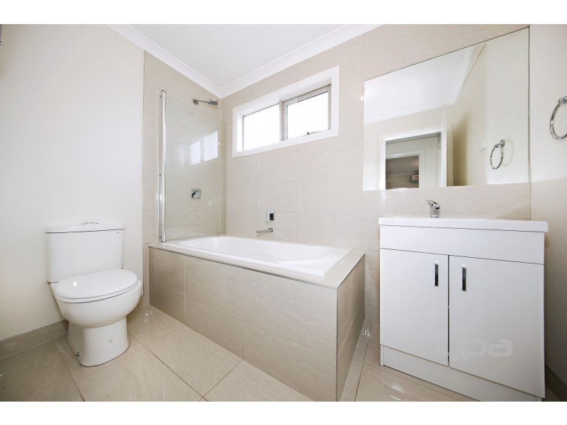 2/13 Marlo Drive, Melton West VIC 3337