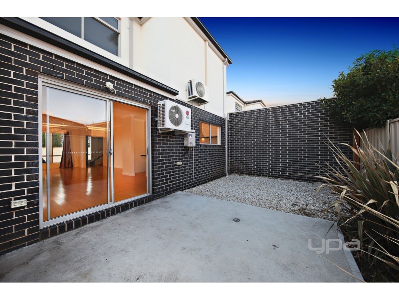 2/13 Marlo Drive, Melton West VIC 3337