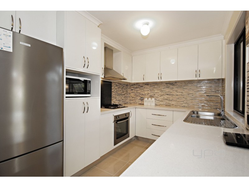 18 Freeman Avenue, Burnside VIC 3023