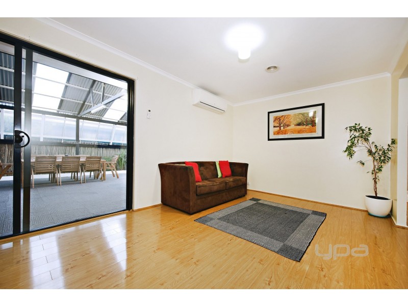 18 Freeman Avenue, Burnside VIC 3023