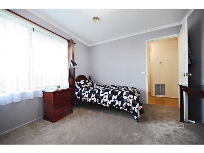 18 Freeman Avenue, Burnside VIC 3023