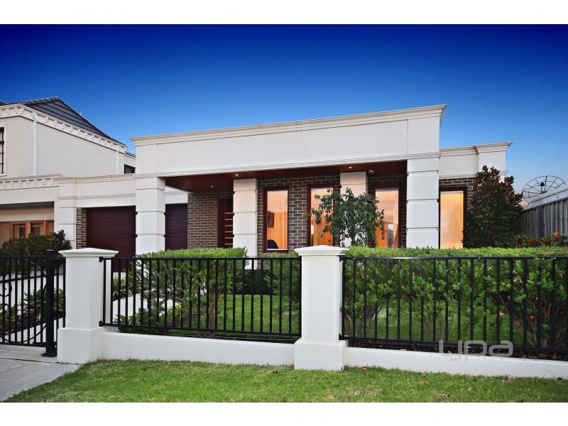 4 Hay Avenue, Taylors Hill VIC 3037