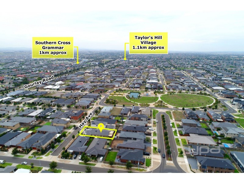 4 Hay Avenue, Taylors Hill VIC 3037