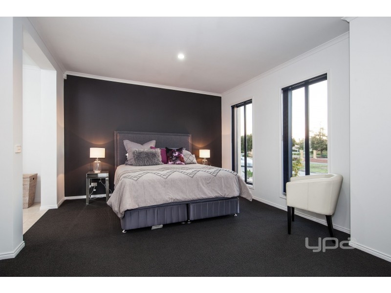 2 Bushy Park Avenue, Caroline Springs VIC 3023