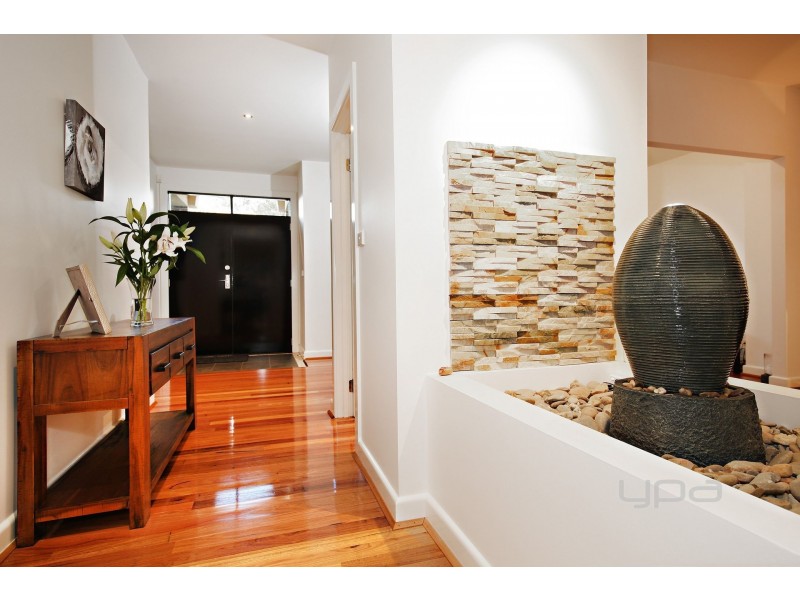 1 Reed Place, Caroline Springs VIC 3023