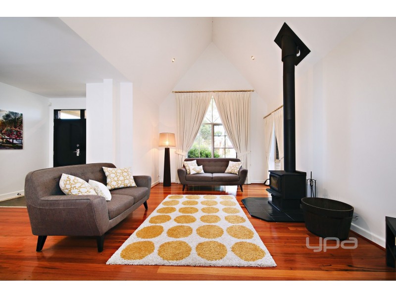 1 Reed Place, Caroline Springs VIC 3023