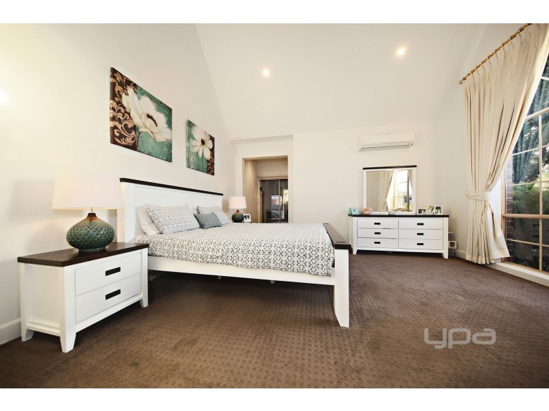 1 Reed Place, Caroline Springs VIC 3023