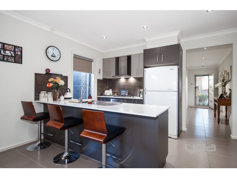 20 Woollahra Parade, Taylors Hill VIC 3037