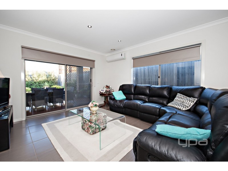 20 Woollahra Parade, Taylors Hill VIC 3037