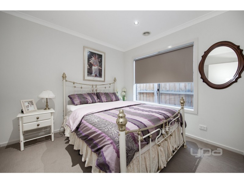 20 Woollahra Parade, Taylors Hill VIC 3037