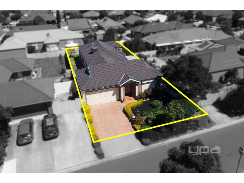 25 Springfield Close, Caroline Springs VIC 3023