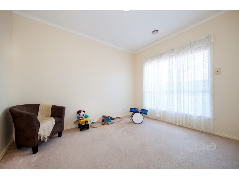 25 Springfield Close, Caroline Springs VIC 3023