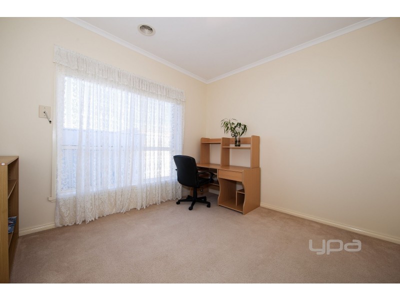 25 Springfield Close, Caroline Springs VIC 3023