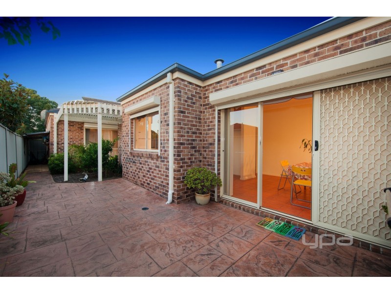 25 Springfield Close, Caroline Springs VIC 3023