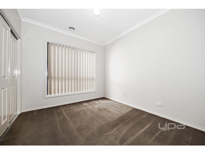 11 Dunstall Gardens, Caroline Springs VIC 3023