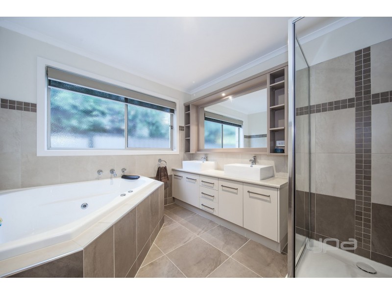 3 Inverell Street, Burnside Heights VIC 3023