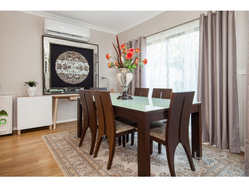 10 Naracoorte Drive, Caroline Springs VIC 3023