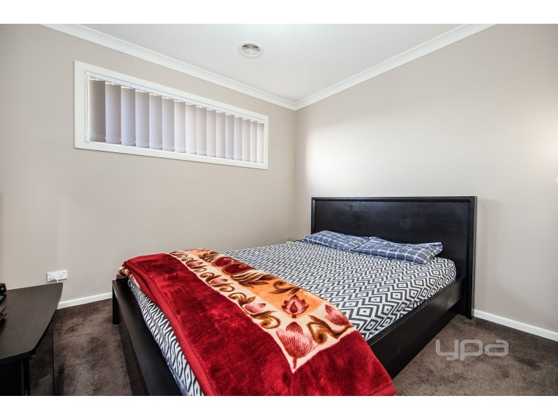 15/40 McCubbin Way, Caroline Springs VIC 3023