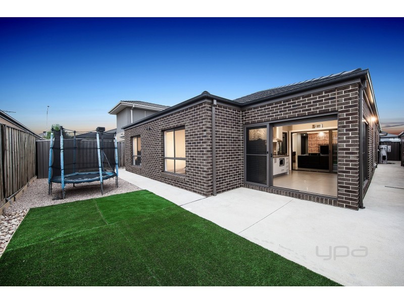 6 Springlands Crescent, Plumpton VIC 3335