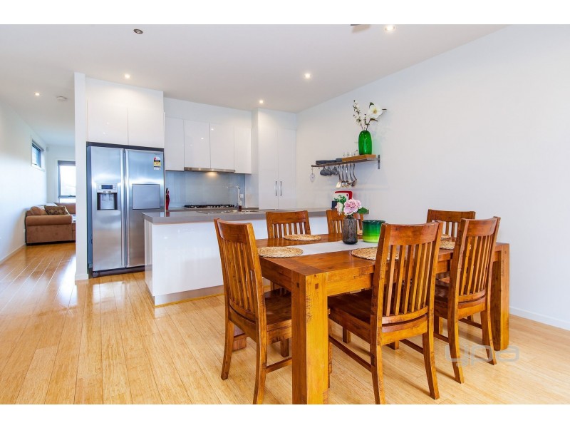 6/13 Greville Street, Caroline Springs VIC 3023